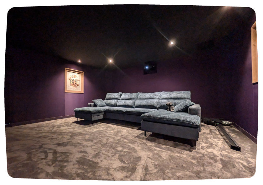 Salle de cinéma privée immersive Joker à Lignan-de-Bordeaux