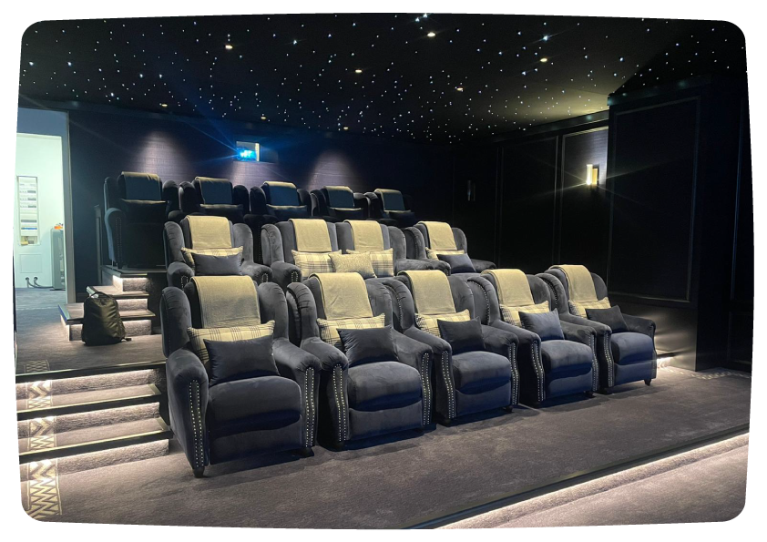 Salle de cinéma privée immersive La Cité de la peur à Cannes