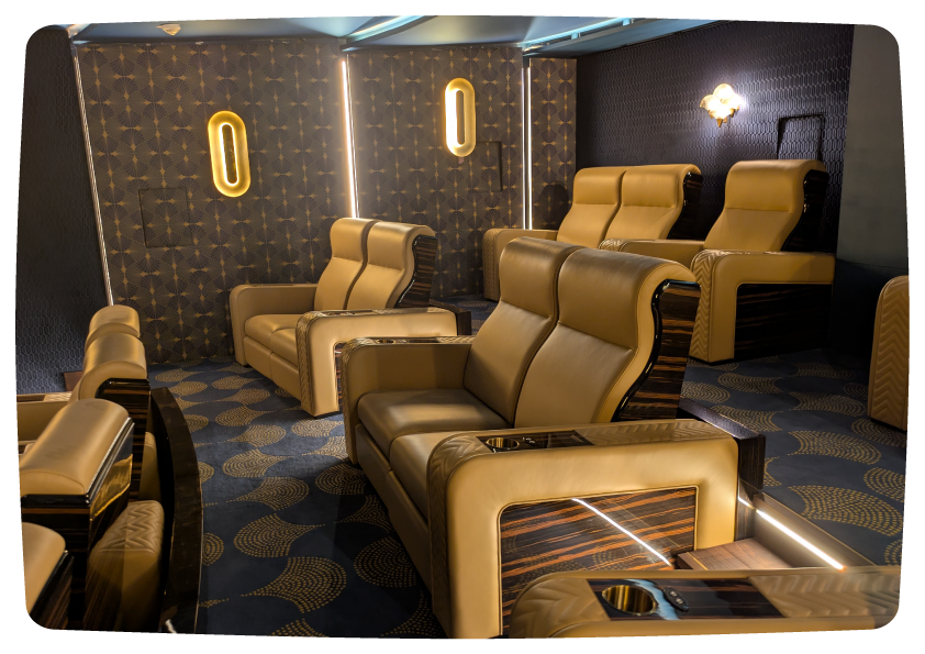 Salle de cinéma privée immersive Le Provençal à Juan-les-Pins